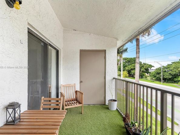 610 S Park Rd 351, Hollywood FL 33021