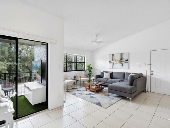 610 S Park Rd 351, Hollywood FL 33021