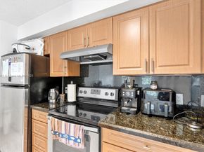 610 S Park Rd 351, Hollywood FL 33021