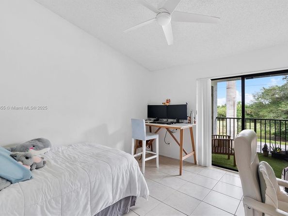 610 S Park Rd 351, Hollywood FL 33021