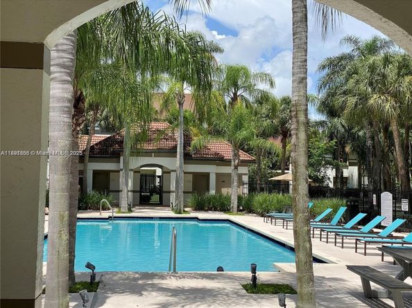 610 S Park Rd 351, Hollywood FL 33021