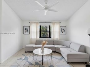 610 S Park Rd 351, Hollywood FL 33021