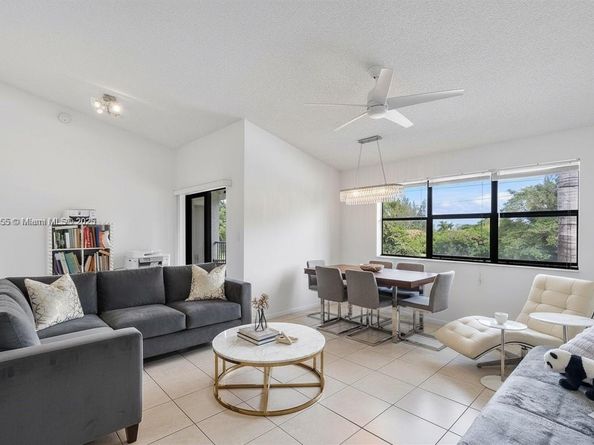 610 S Park Rd 351, Hollywood FL 33021