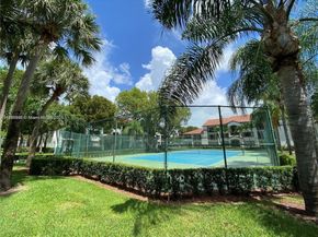 610 S Park Rd 351, Hollywood FL 33021