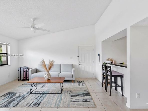 610 S Park Rd 351, Hollywood FL 33021