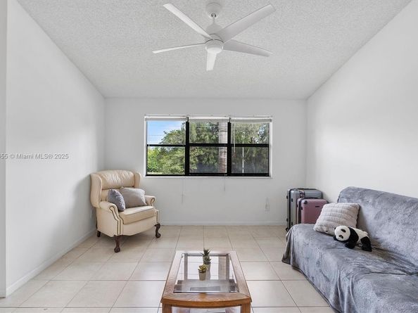 610 S Park Rd 351, Hollywood FL 33021