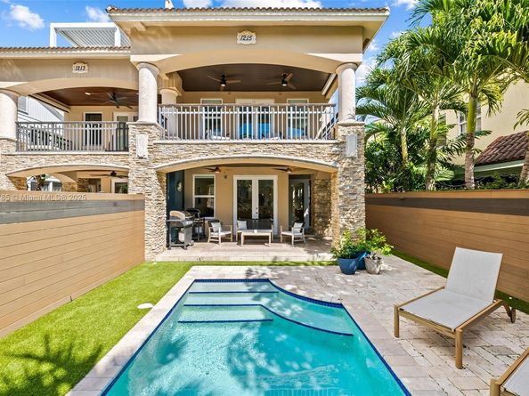 1215 NE 1st St, Fort Lauderdale FL 33301