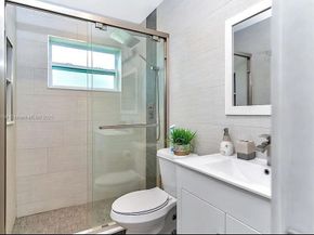 4521 NE 15th Ter, Oakland Park FL 33334