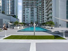 690 SW 1st Ct 1213, Miami FL 33130