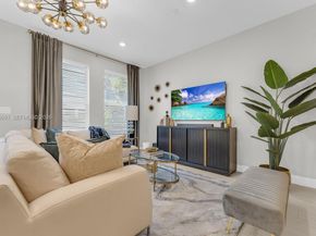 8351 NW 7th Ct, Plantation FL 33324