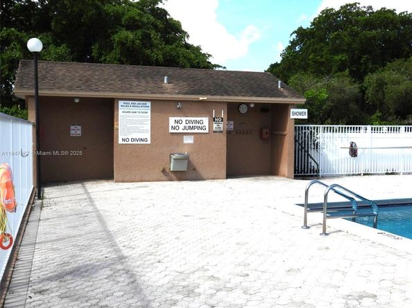 7431 NW 1st St 103, Margate FL 33063