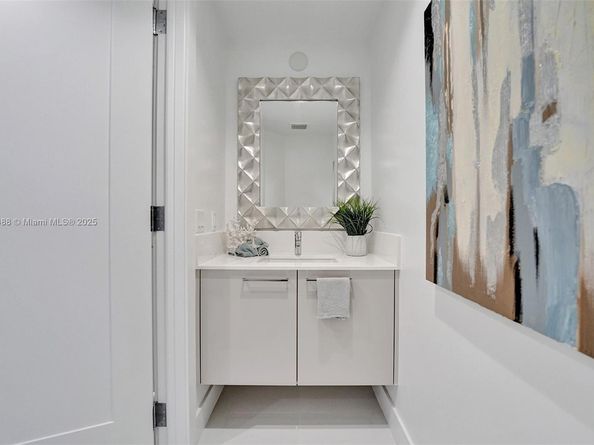 100 E Las Olas Blvd 3703, Fort Lauderdale FL 33301