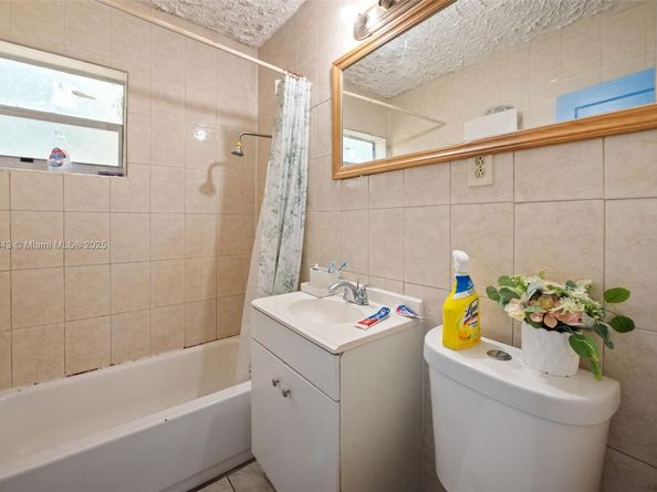 2516 Wiley Ct, Hollywood FL 33020