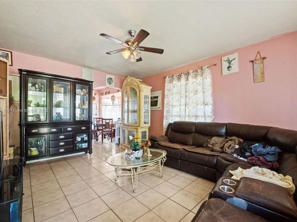 2516 Wiley Ct, Hollywood FL 33020