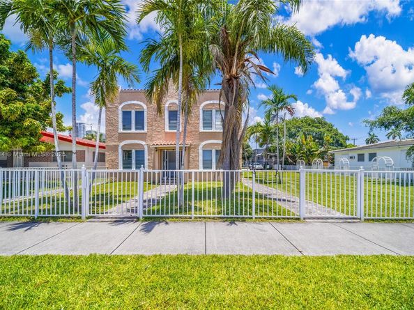 1621 Van Buren St, Hollywood FL 33020