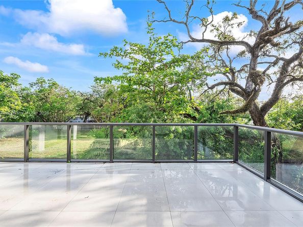 3664 Oak Ave, Miami FL 33133
