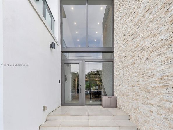 3664 Oak Ave, Miami FL 33133