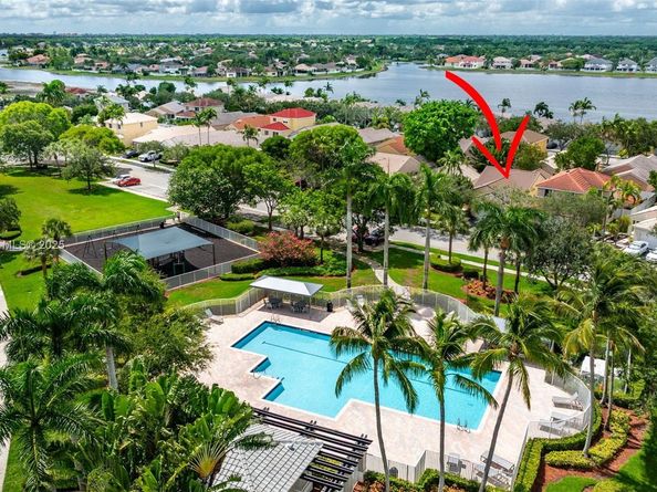 1611 Palermo Dr, Weston FL 33327