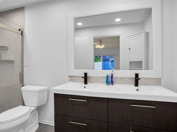 1611 Palermo Dr, Weston FL 33327