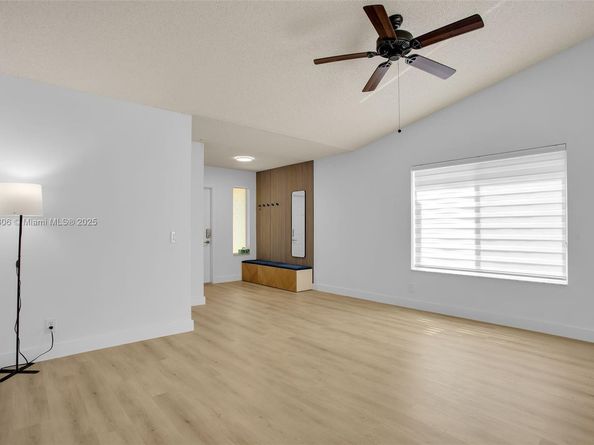1611 Palermo Dr, Weston FL 33327