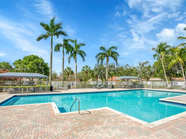 1611 Palermo Dr, Weston FL 33327