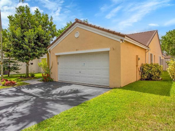1611 Palermo Dr, Weston FL 33327