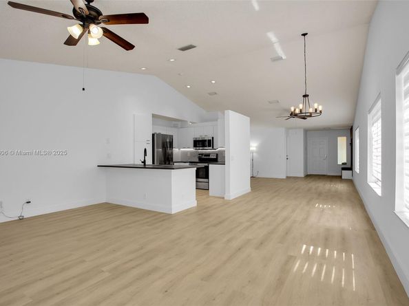 1611 Palermo Dr, Weston FL 33327