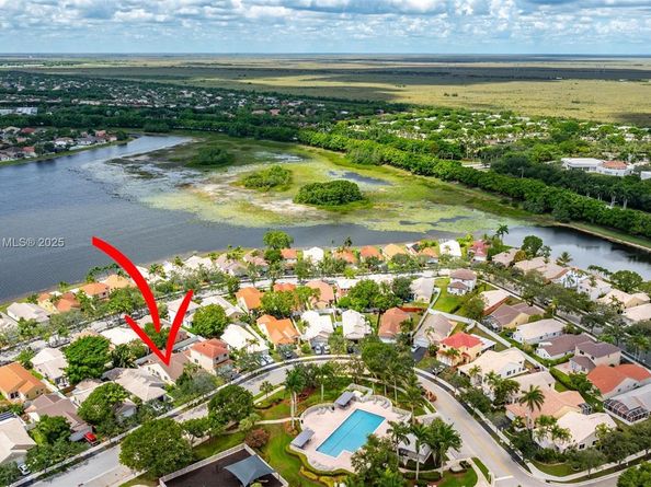 1611 Palermo Dr, Weston FL 33327