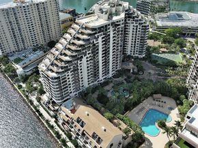 520 Brickell Key Dr A1616, Miami FL 33131