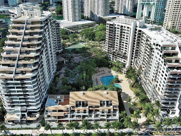 520 Brickell Key Dr A1616, Miami FL 33131