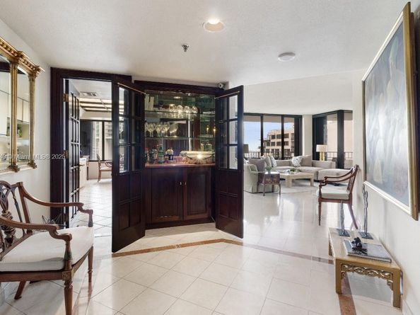 520 Brickell Key Dr A1616, Miami FL 33131