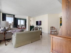 520 Brickell Key Dr A1616, Miami FL 33131