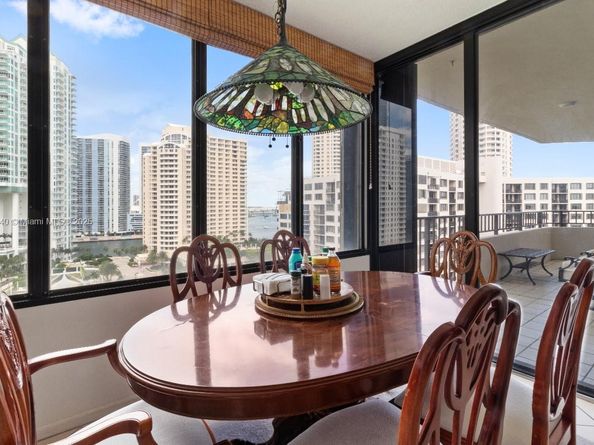 520 Brickell Key Dr A1616, Miami FL 33131