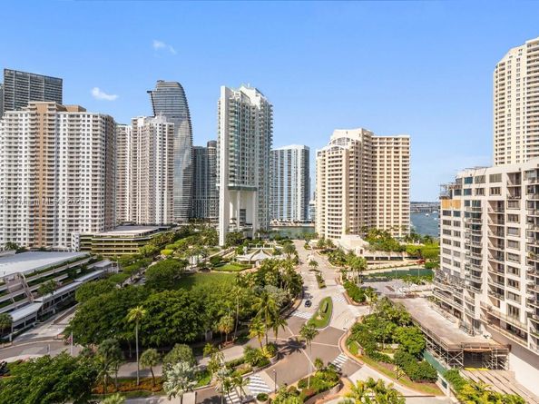 520 Brickell Key Dr A1616, Miami FL 33131
