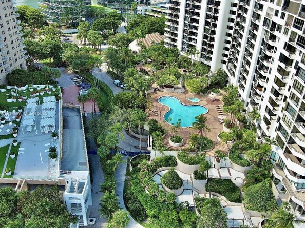 520 Brickell Key Dr A1616, Miami FL 33131