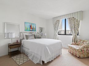 520 Brickell Key Dr A1616, Miami FL 33131