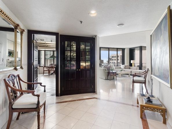 520 Brickell Key Dr A1616, Miami FL 33131