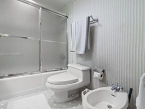 520 Brickell Key Dr A1616, Miami FL 33131