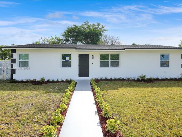 439 SW 17th Ter, Homestead FL 33030