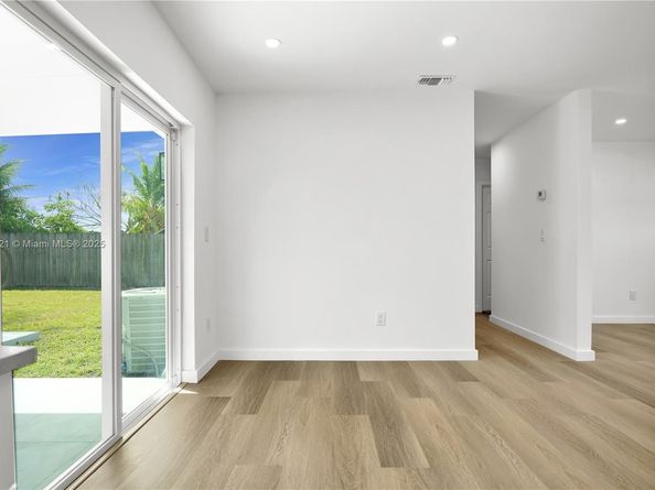 439 SW 17th Ter, Homestead FL 33030