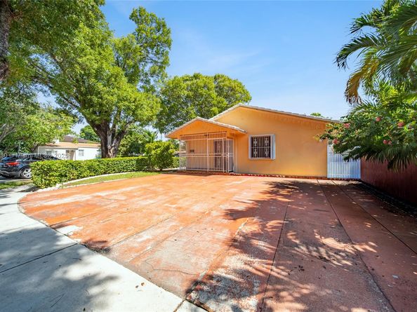 2500 SW 11th St, Miami FL 33135