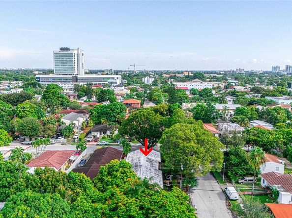 2500 SW 11th St, Miami FL 33135