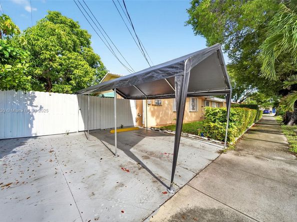2500 SW 11th St, Miami FL 33135