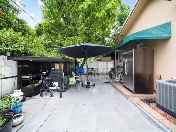 2500 SW 11th St, Miami FL 33135