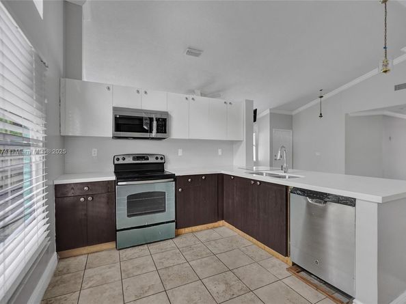 1365 W Glen Oak Rd, North Lauderdale FL 33068