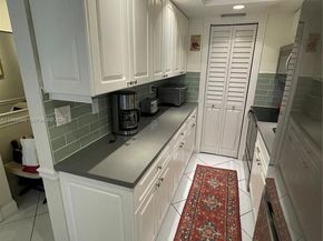 201 178th Dr 313, Sunny Isles Beach FL 33160