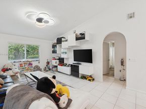 1510 SW 96th Ter, Davie FL 33324