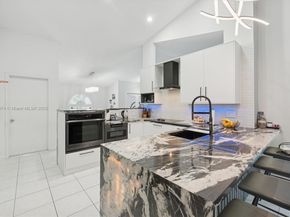 1510 SW 96th Ter, Davie FL 33324