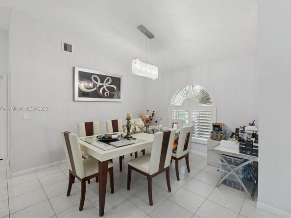 1510 SW 96th Ter, Davie FL 33324