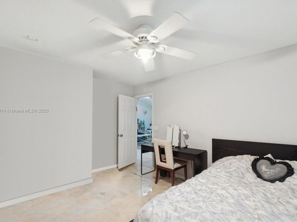 1510 SW 96th Ter, Davie FL 33324